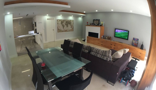 In the center/Air conditioning/WIFI/PARKING/FOOTBALL/NETFLIX/offer