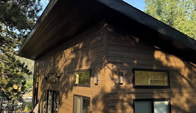 In the center of all the Black Hills has to offer, The Elkhorn Cabin with a Hot Tub