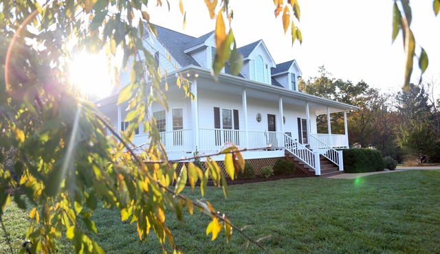 In the center of Nelson County's wine and beer region, 19 miles to UVA/Cville