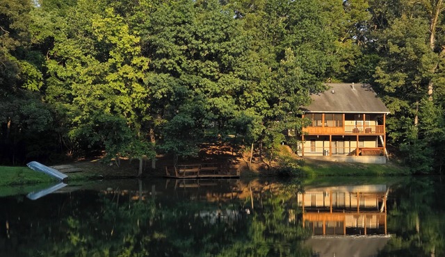 In the Country a Beautiful 2-bedroom house with its own private lake
