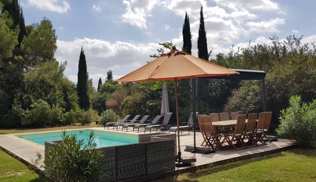 In the countryside, a very large villa to gather Family and Friends