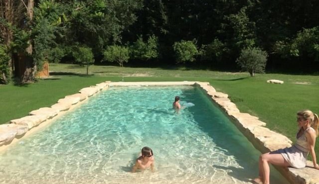 In the countryside of AVIGNON, with pool, bikes, AC