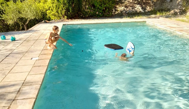 In the countryside with swimming pool near Ardèche