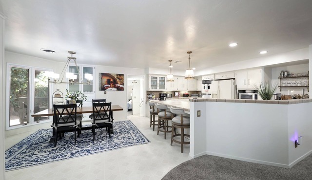 In the Desirable Upper La Cresta neighborhood, 3bedroom, 1minute walk to bluffs