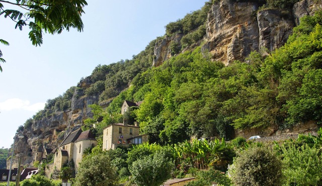 In the Dordogne, 20 km from Bergerac, magnificent Perigordian house with private pool