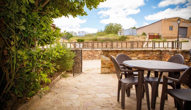 In the Maillo house you can enjoy a terrace with barbecue and a front patio
