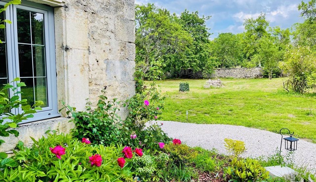 In the heart of the National Forest Park, come and recharge your batteries at Prieuré St Broing