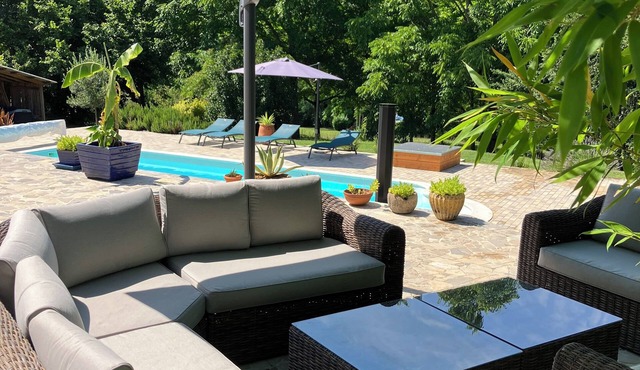 In the heart of the Périgord Noir, tourist center, family house for 2 to 10 people.