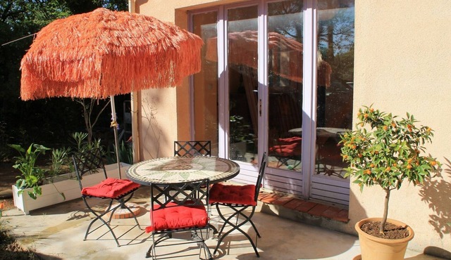 IN THE SONG OF CIGALES, ANTS DANCE