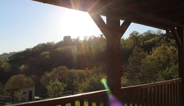 In the heart of the Cantalien Chataigneraie, large house ideal for families.