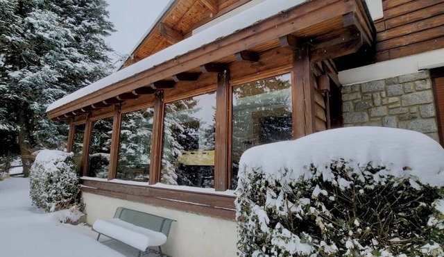 In the heart of town 20 metres from the start of the authentic chalet font rome cable cars