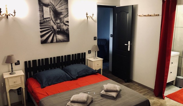 In the heart of the Sologne, single-storey apartment with patio