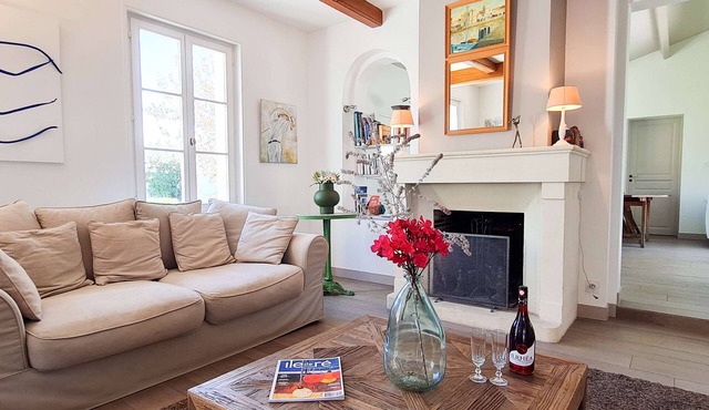 In the heart of Couarde, superb family villa