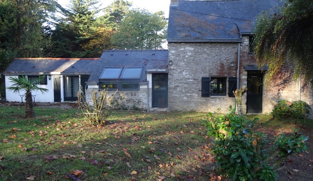 In the heart of a wooded park, the beach at your feet