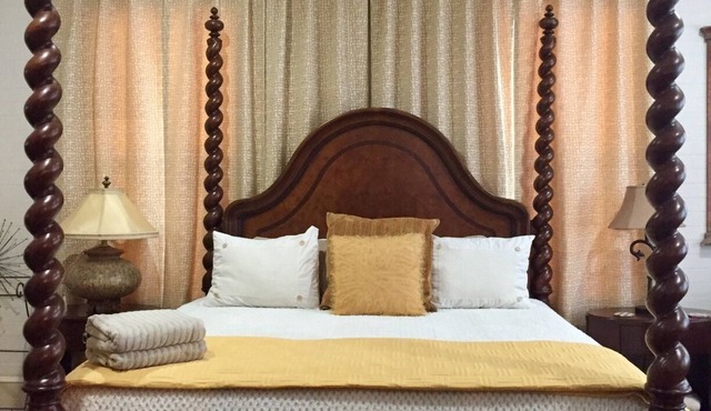 In The Heart of Apalachicola~Walk Everywhere~Autumn Moon Suite~Majestic Jewel