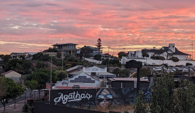 In the Heart of Port Noarlunga Township and a Minute Walk to Cafes and Beach!