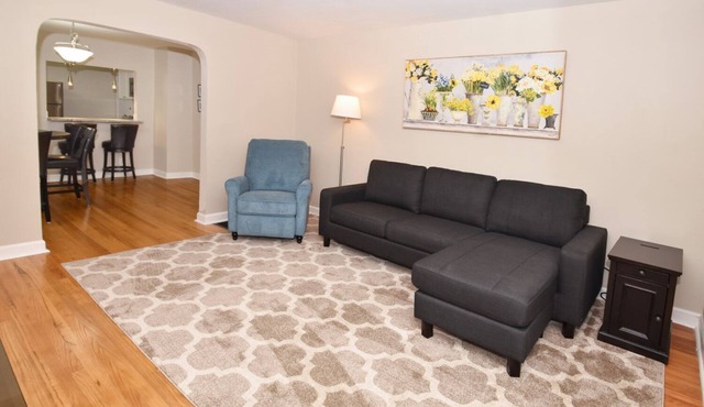 In The Heart of Blue Ash II- Close to Kenwood Mall