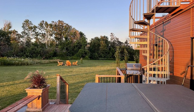 In the Heart of Cavendish, Modern Ocean View Cottage