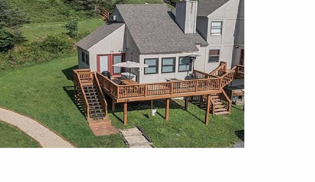 In the Heart of Deep Creek, Wood Fire, steps Lake, Coffee, Pizza, minutes Whisp,