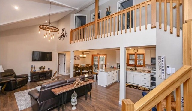 In the heart of Deep Creek Lake! - "Shamrock Inn"