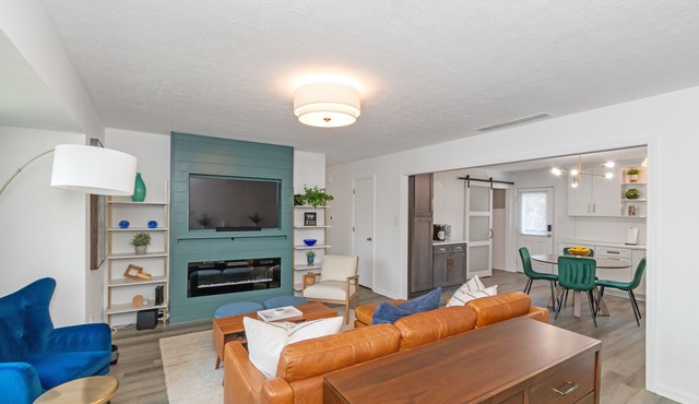 In the heart of downtown Carmel, 3BD/2BA 30-day minimum stay. Dog Friendly!