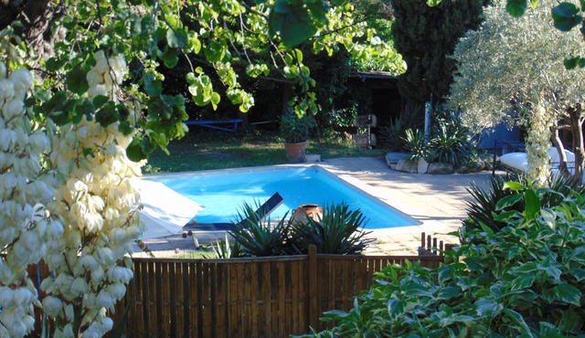In the heart of Aix en Provence, 1 km 200 walk from the historic center.
