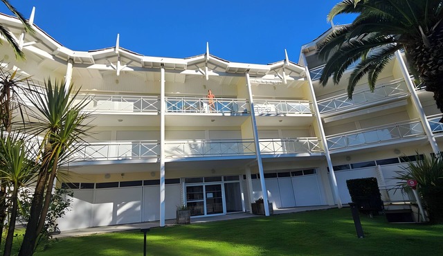 In the Heart of Nature Between Ocean and Golf, Apartment for 4 Guests