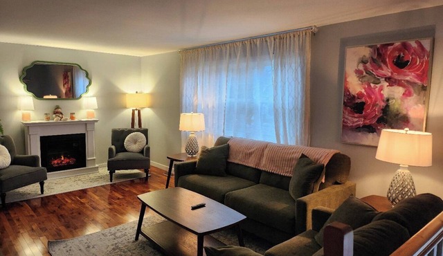 In the heart of Hampton. The Heron's Landing Vacation House.