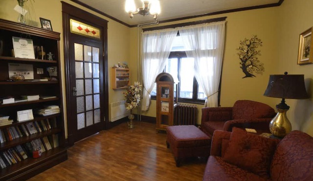 In the heart of Matane, the Bruine Océane Inn is a little gem ready to welcome y