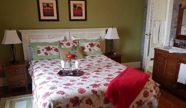 In the heart of Matane, the Bruine Océane Inn is a little gem ready to welcome y
