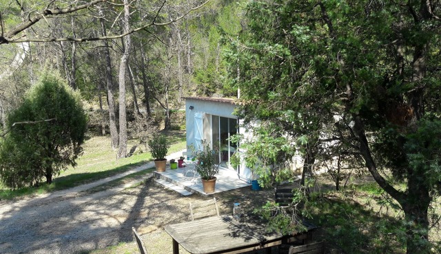 In the heart of nature, a welcoming nest with swimming pool to recharge your batteries