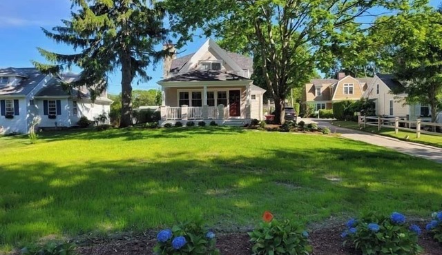 In the Heart of Osterville Village Newly renovated Pets considered RPMS087