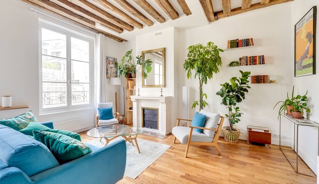 in the heart of Paris, premium, with beautiful plants and A/C
