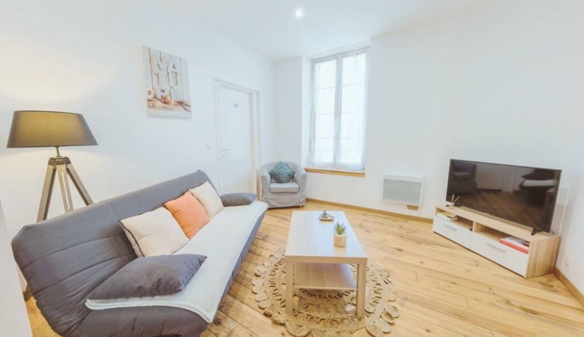 In the heart of Pau - Parking included - 4 Suites