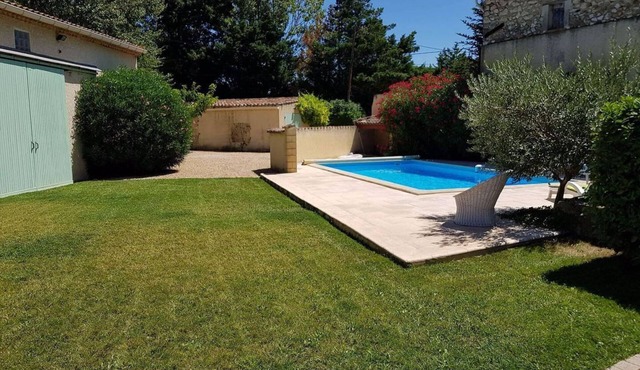 IN THE HEART OF PROVENCE, NEAR TO EVERYTHING, PRIVATE SWIMMING POOL, 8 to 10p.