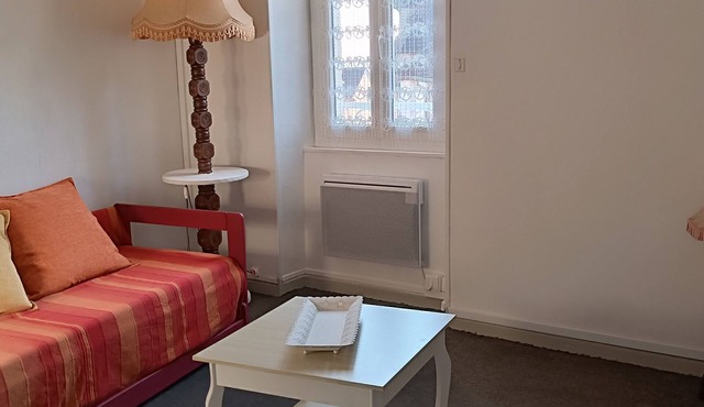 In the heart of Sancerre, on a square with a thousand years of history