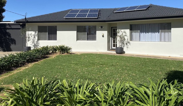 In the Heart of The Barossa Valley. Spacious, immaculately presented, 5 bedrooms