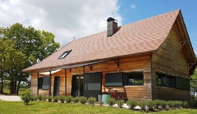 In the heart of the causses! Beautiful modern wood-frame house with outdoor jacuzzi