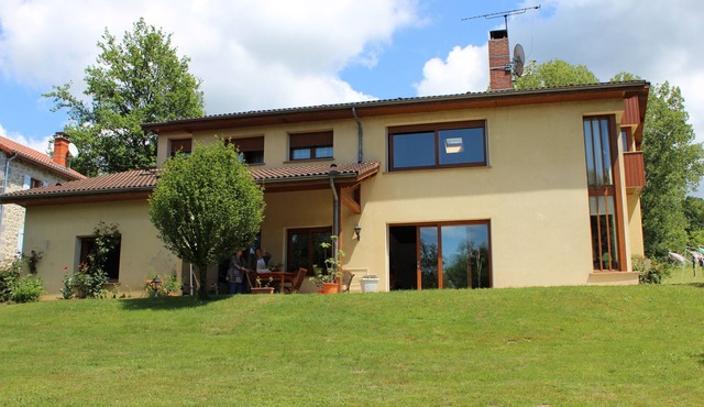 In the heart of the Livradois region, beautiful, large architect-designed house.
