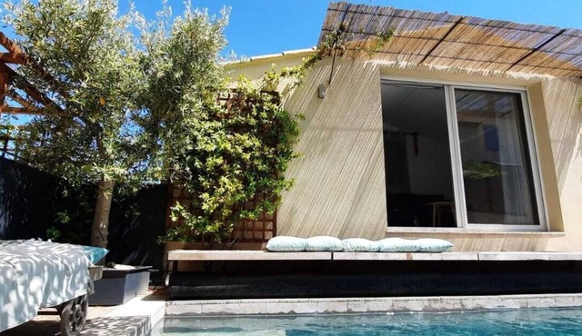 In the heart of the Luberon 4* Village house with private pool