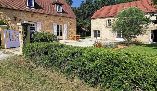 In the heart of the Périgord Noir near Sarlat 3-star house with swimming pool