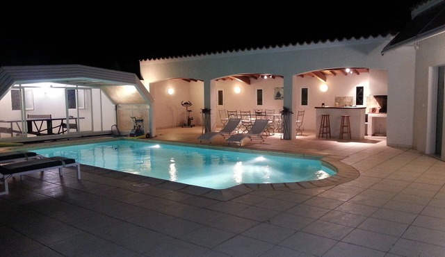 in the heart of the Parc de la Campane 15, 20 minutes from the beaches