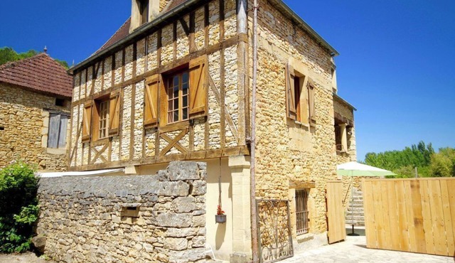 In the heart of the Périgord Noir in DAGLAN la MAION welcomes you