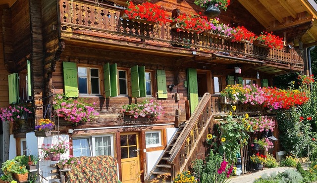In the heart of the Vaud Alps, authentic Chalet des Ormonts dating from 1767