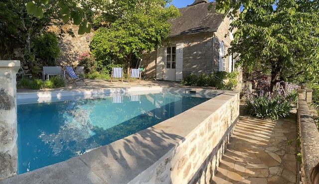 In the heart of Turenne with private pool