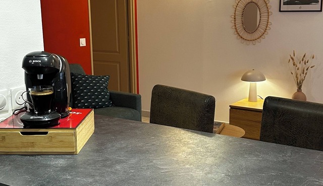 In the heart of Verdun's historic center, comfortable apartment at the Résidence