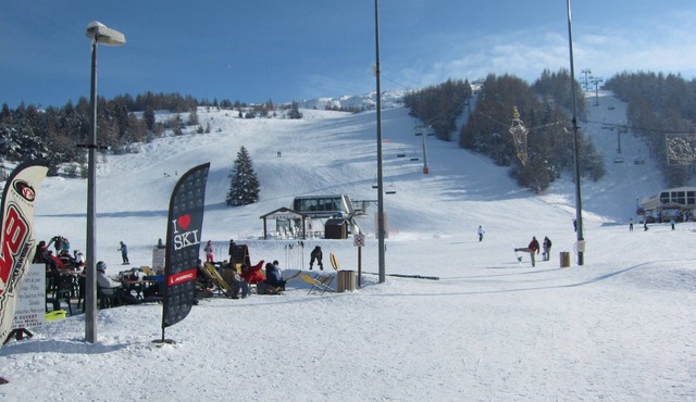 IN THE MASSIF OF DEVOLUY, FLAT COMFORTABLE WITH BALCONY