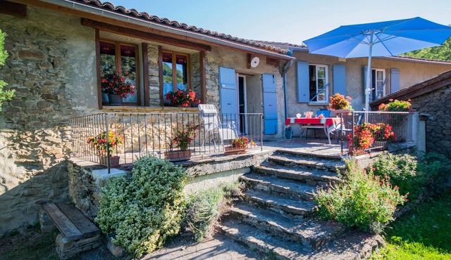 In the middle of Pyrenees with views of Montsegur