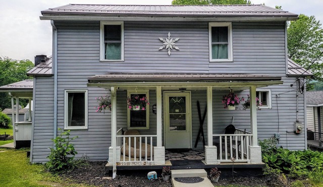 In the ❤ of Ohiopyle. Central location, clean, charming. Large yard with firepit