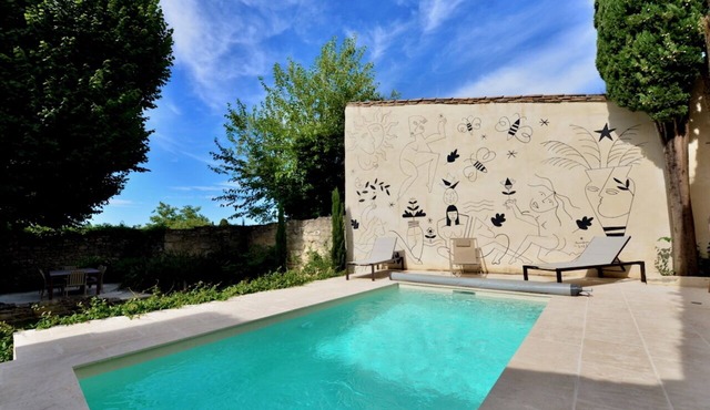 In the Provence Gardoise, 4 BR, garden, pool, air conditioning, 4km from Uzès
